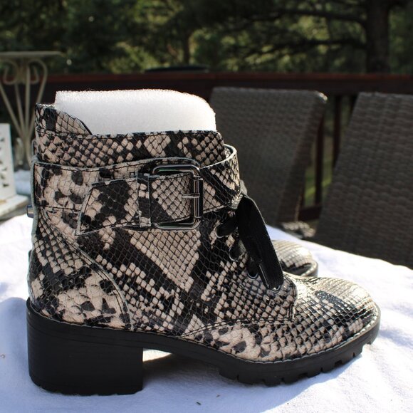 🎉3x HP🎉 NWOB BCBGeneration Nubi GN20980 Lug Sole Combat Boot Size 7.5M - Picture 3 of 10
